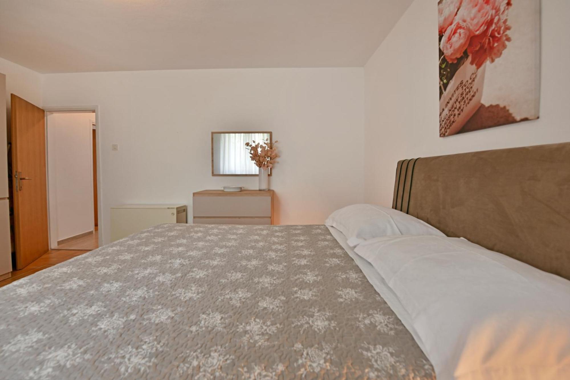 Apartment Slavica Vrvari Porec Room photo